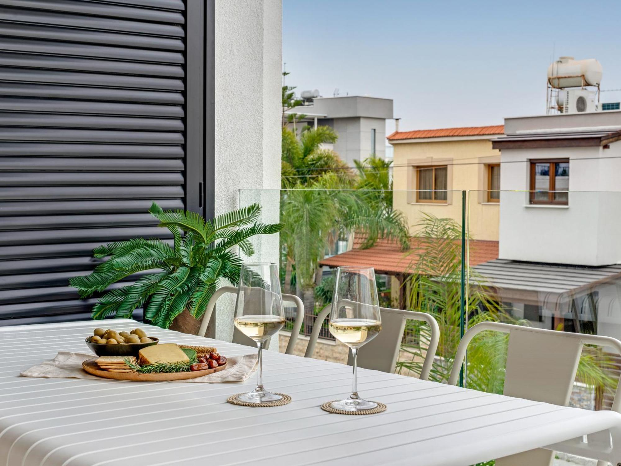 Sanders Only Limassol Exterior photo